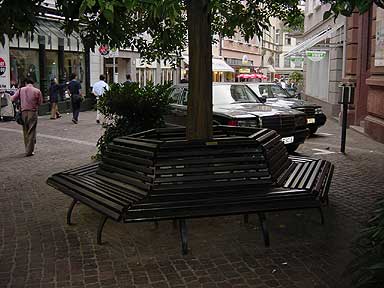 ���H�̈��Ƀx���`